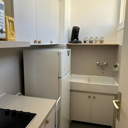 Apartment 2 Pieces Au Coeur Du Lavandou, Proche - Fr-1-251-865 *