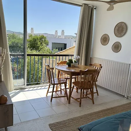 2 Pieces Au Coeur Du Lavandou, Proche - Fr-1-251-865 *