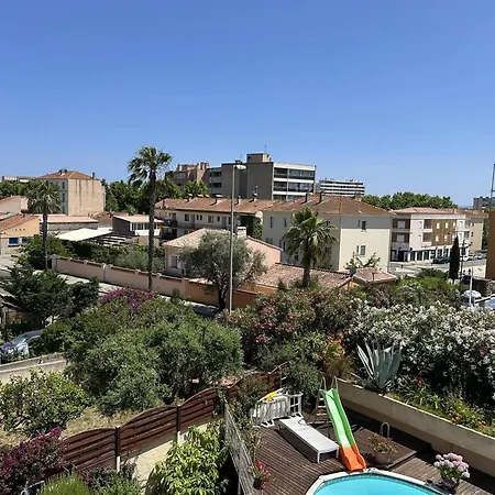 Apartment 2 Pieces Au Coeur Du Lavandou, Proche - Fr-1-251-865